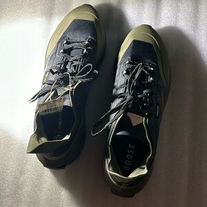 Adidas Avryn Men's US 11 Black Army Green Retro Sport Style Boost Cordura Tough